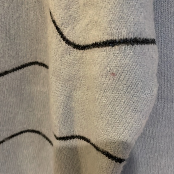 Frnch blue sweater in size large - Picture 6 of 6